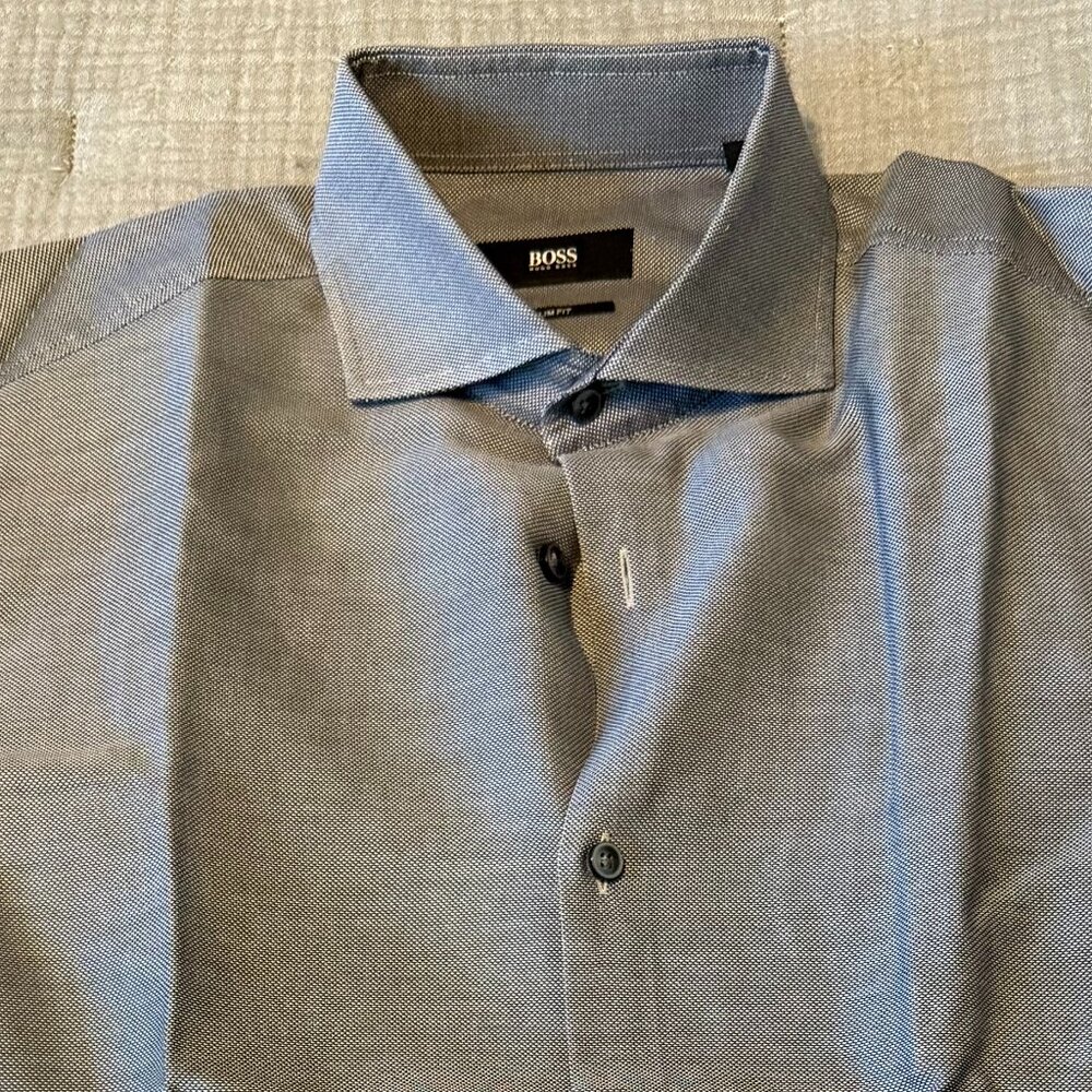 Boss Hugo Boss gray and white patterned dress shirt - size 15